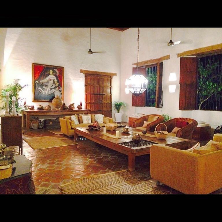 Hotel Portal de la Marquesa Mompox Exterior foto The living room at the residence of the Ambassador of India to Thailand