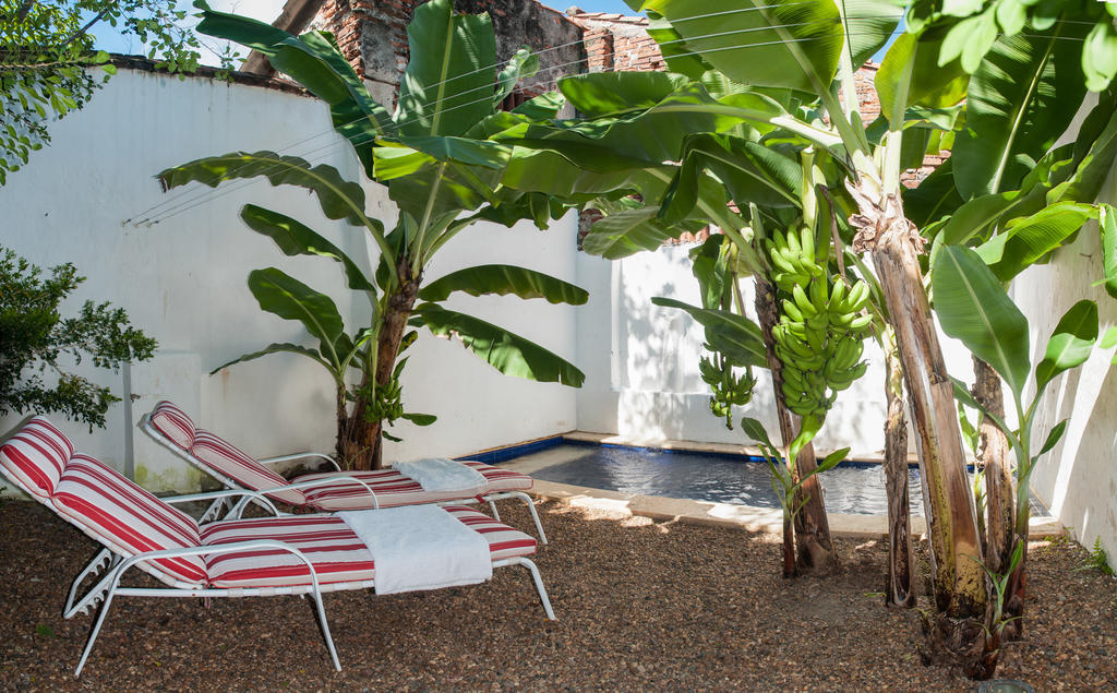Hotel Portal de la Marquesa Mompox Habitación foto A private swimming pool in Spain