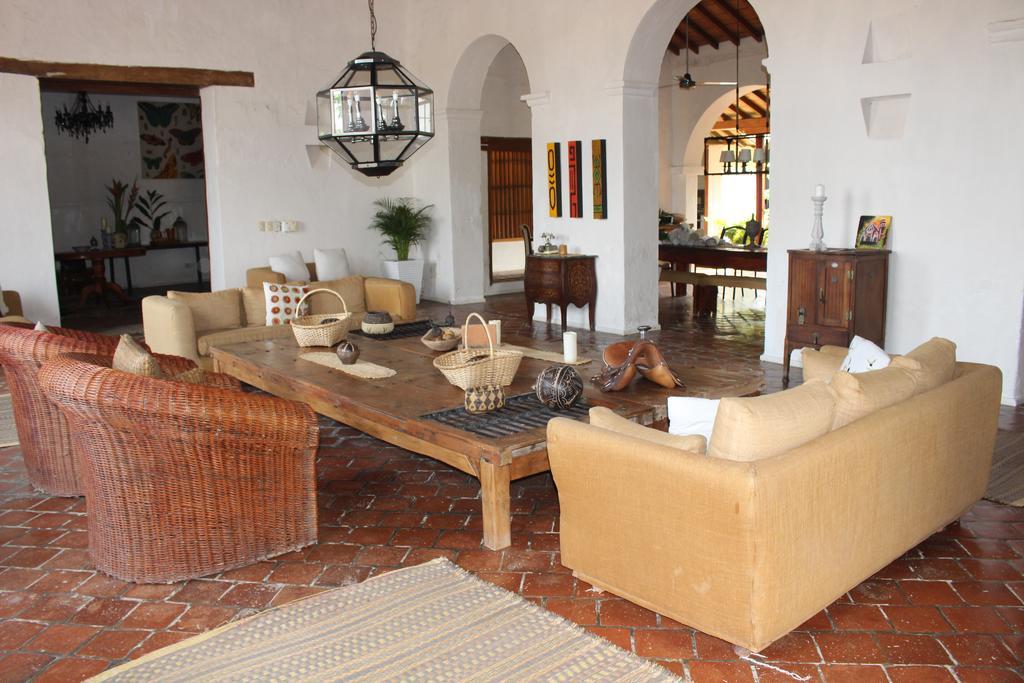 Hotel Portal de la Marquesa Mompox Exterior foto Interior of a typical house in San Cristóbal de Las Casas